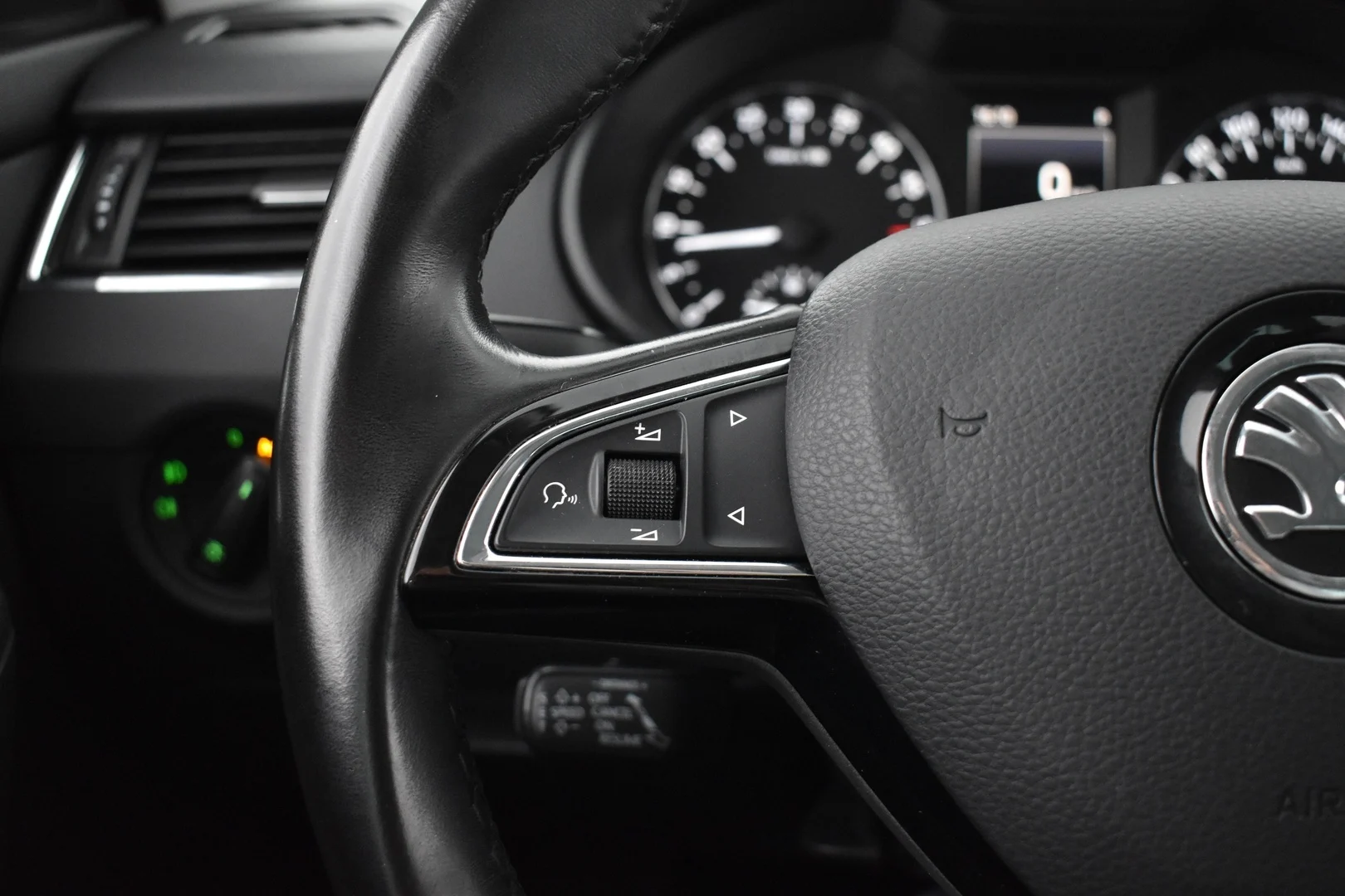 Car Image - 4oWb9oRAY5osejVxI5SCGV