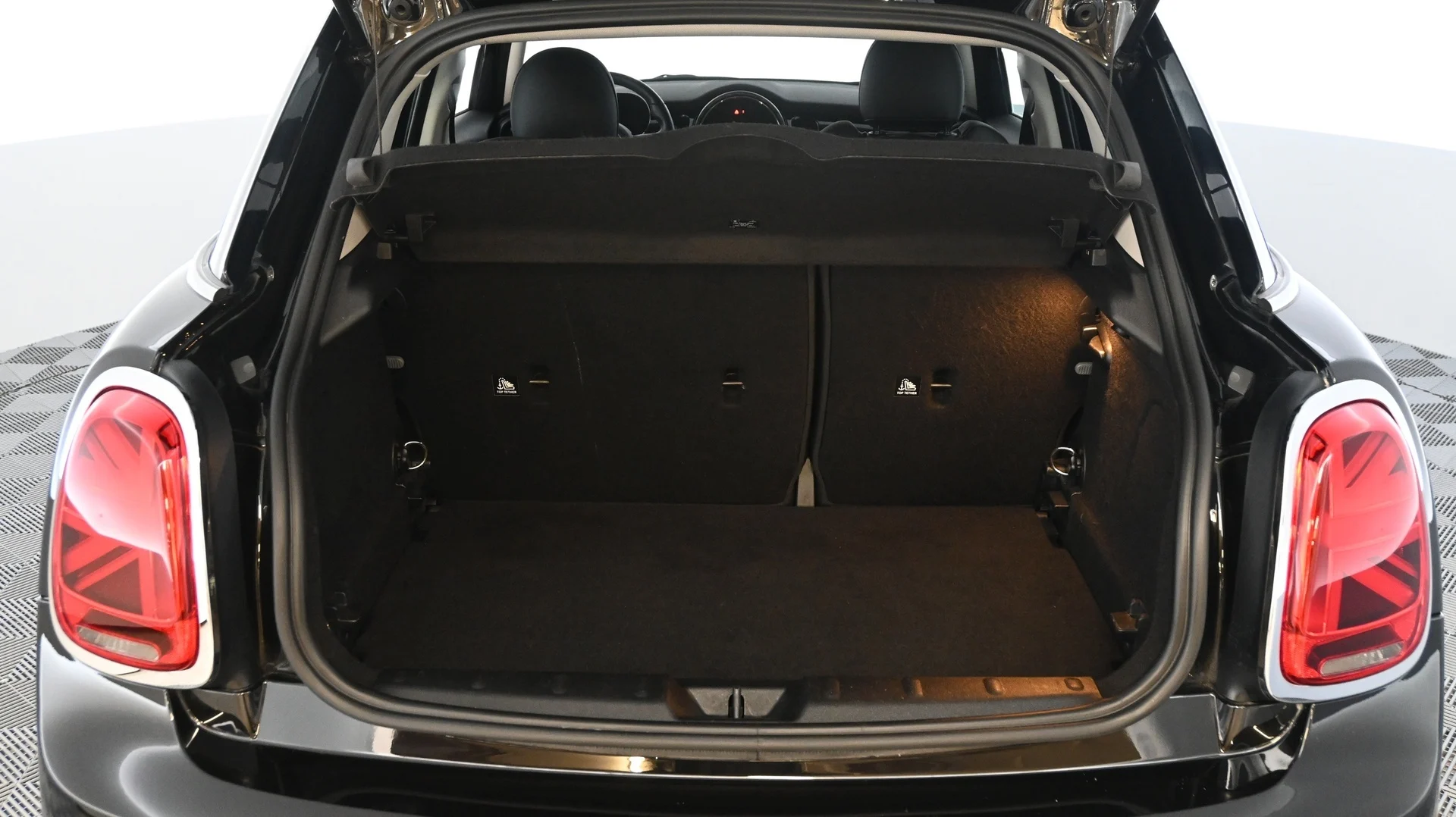 Car Image - 3LUplsOJGpRtiVZJEsL2nr