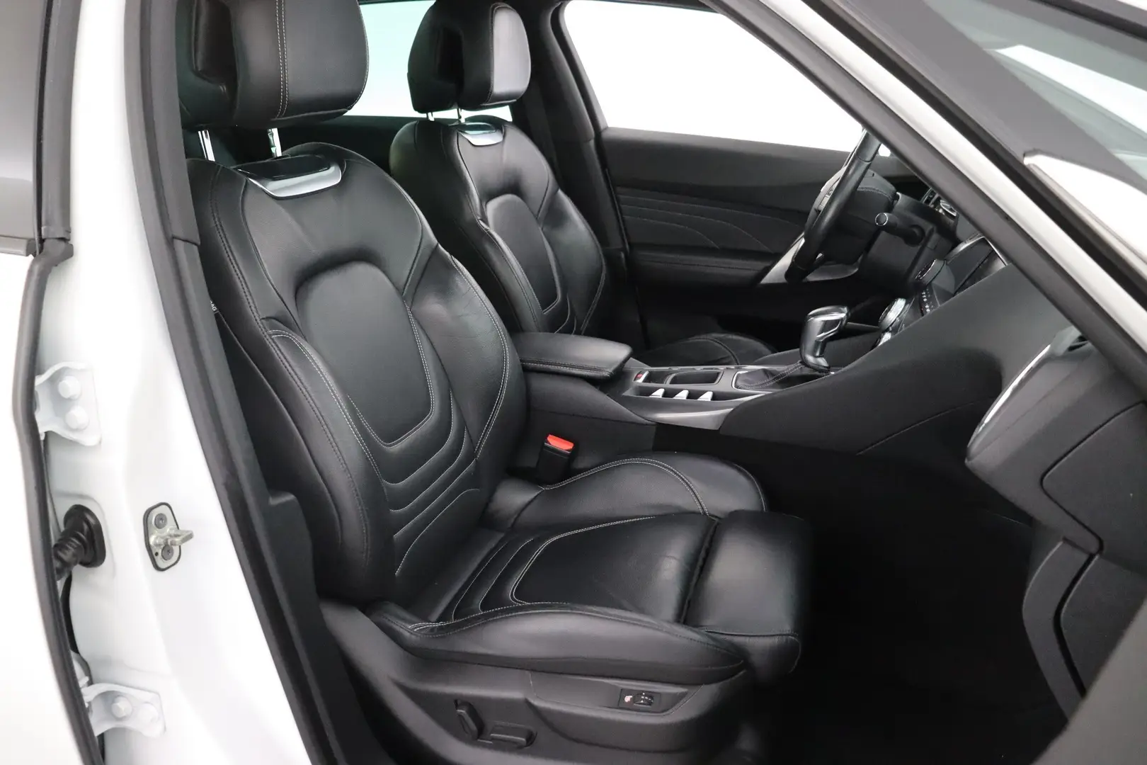 Car Image - 4lCrs1tBixFN2QY9NtDjpE