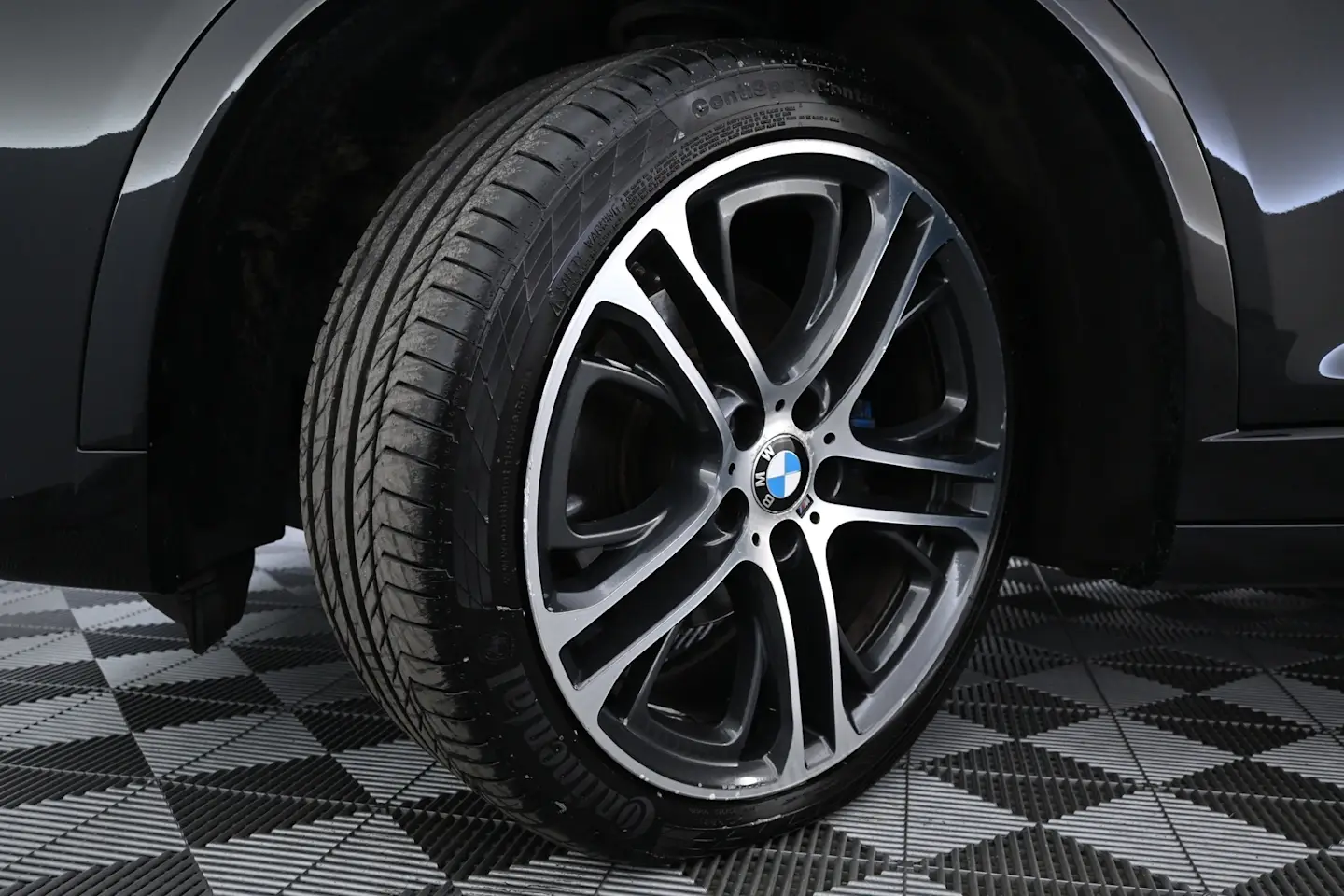 Car Image - 3cKf37M28dTio3kWO8YJrp