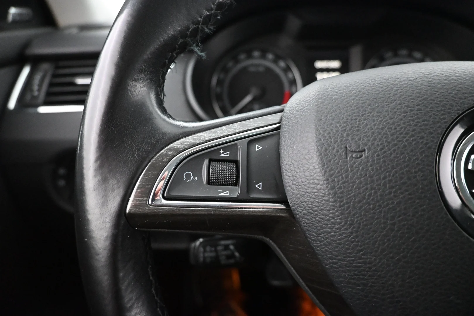 Car Image - 4E8UZeSECFeKmjN55c1yDm
