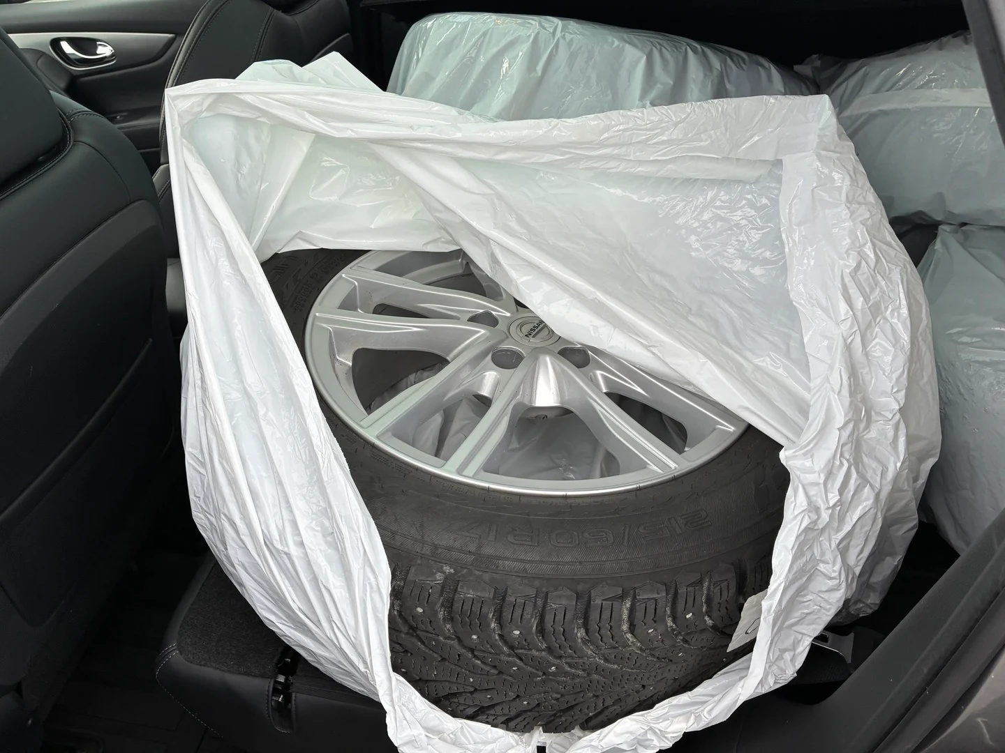 Car Image - 4JhZc4Z8tdmYQWJN1y1KCc