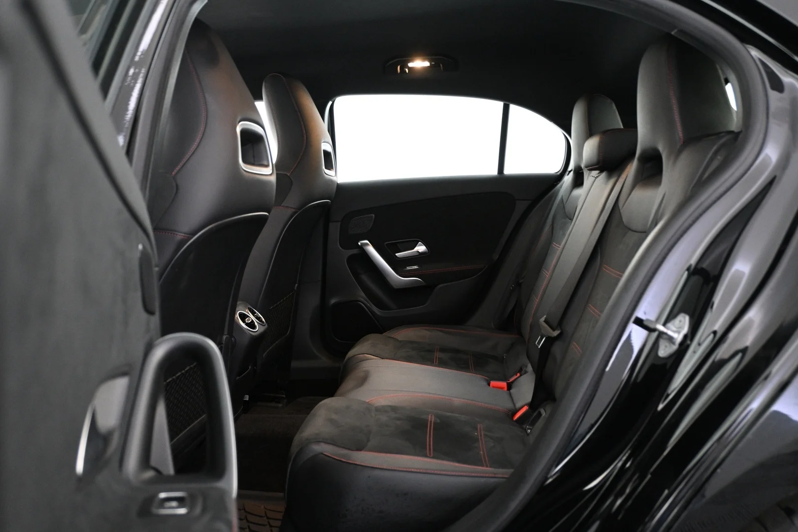 Car Image - 5f3X2RBEfevtFlynzcjPIp