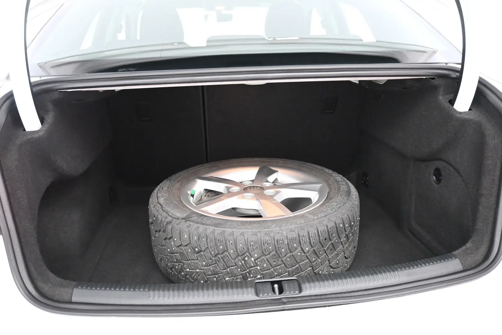 Car Image - 3f8H4Skjkqd7pJUcOkhssB