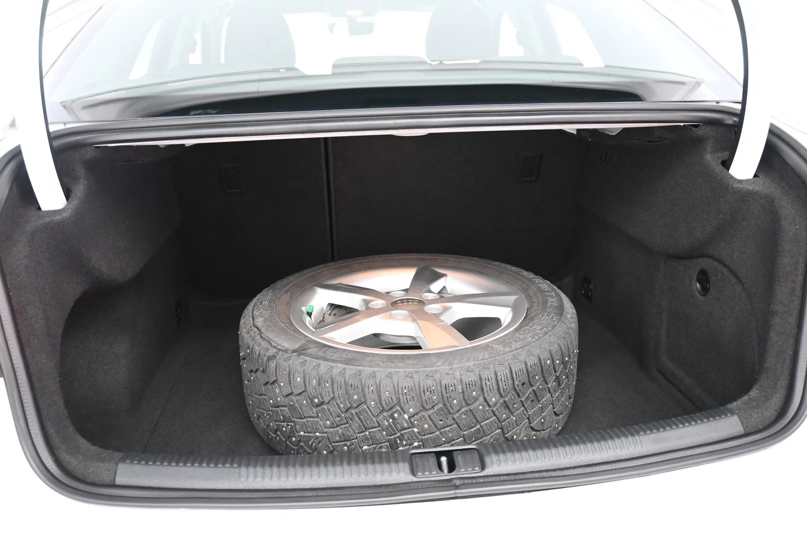 Car Image - 3f8H4Skjkqd7pJUcOkhssB