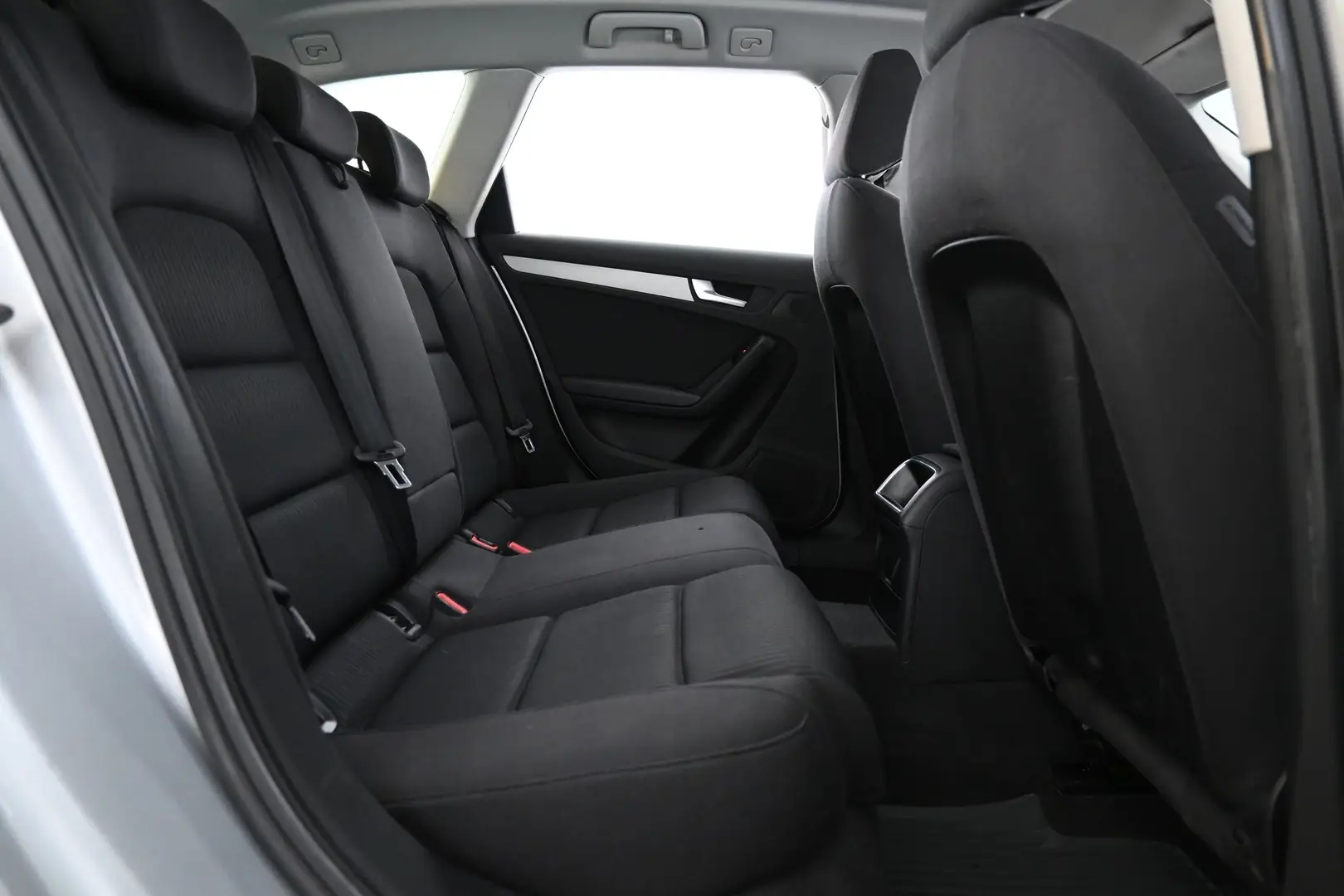 Car Image - 1F2v56uN07h1F2idBnyaAB