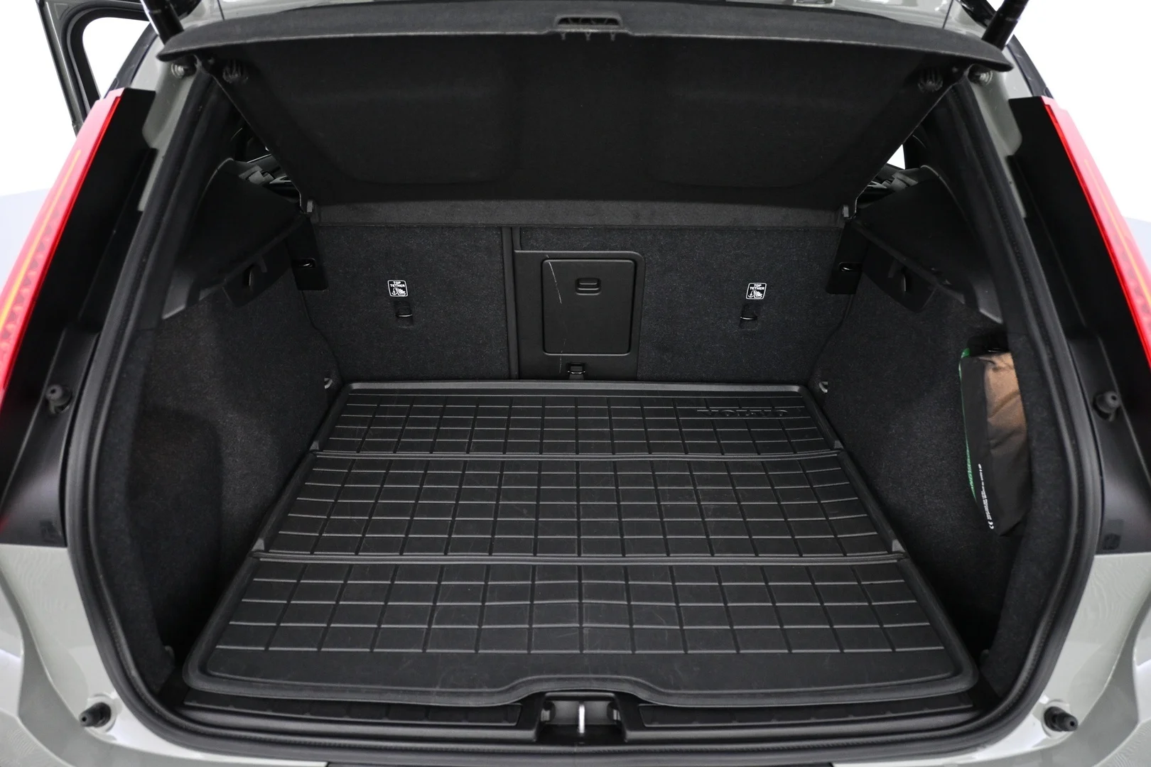 Car Image - 2GzAIsspGbOstewQnpMLrL