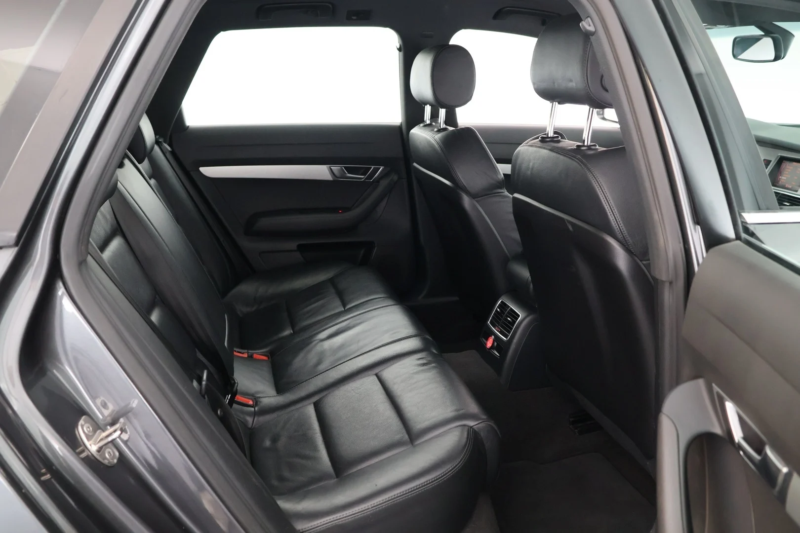 Car Image - 7DwAGL4Xro4AuStR9PPRew