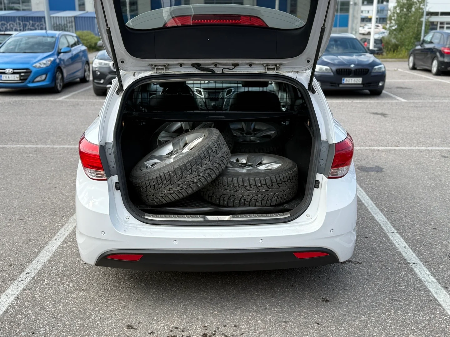 Car Image - 65flpQk69gZdfjJzxtGWeF