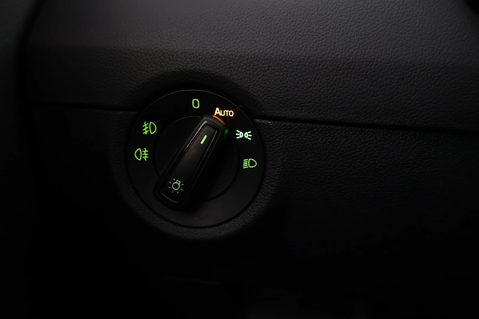 Car Image - 3dkMxoSwl1GNfjNGAokHif