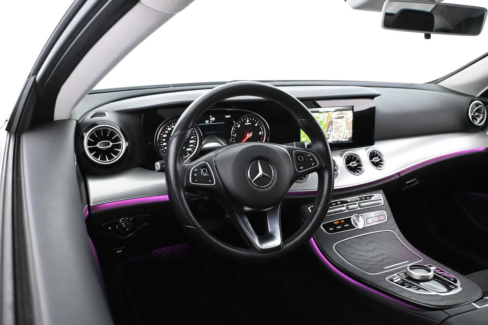 Car Image - 3ixNsGCwpwUlLTSezUExXd