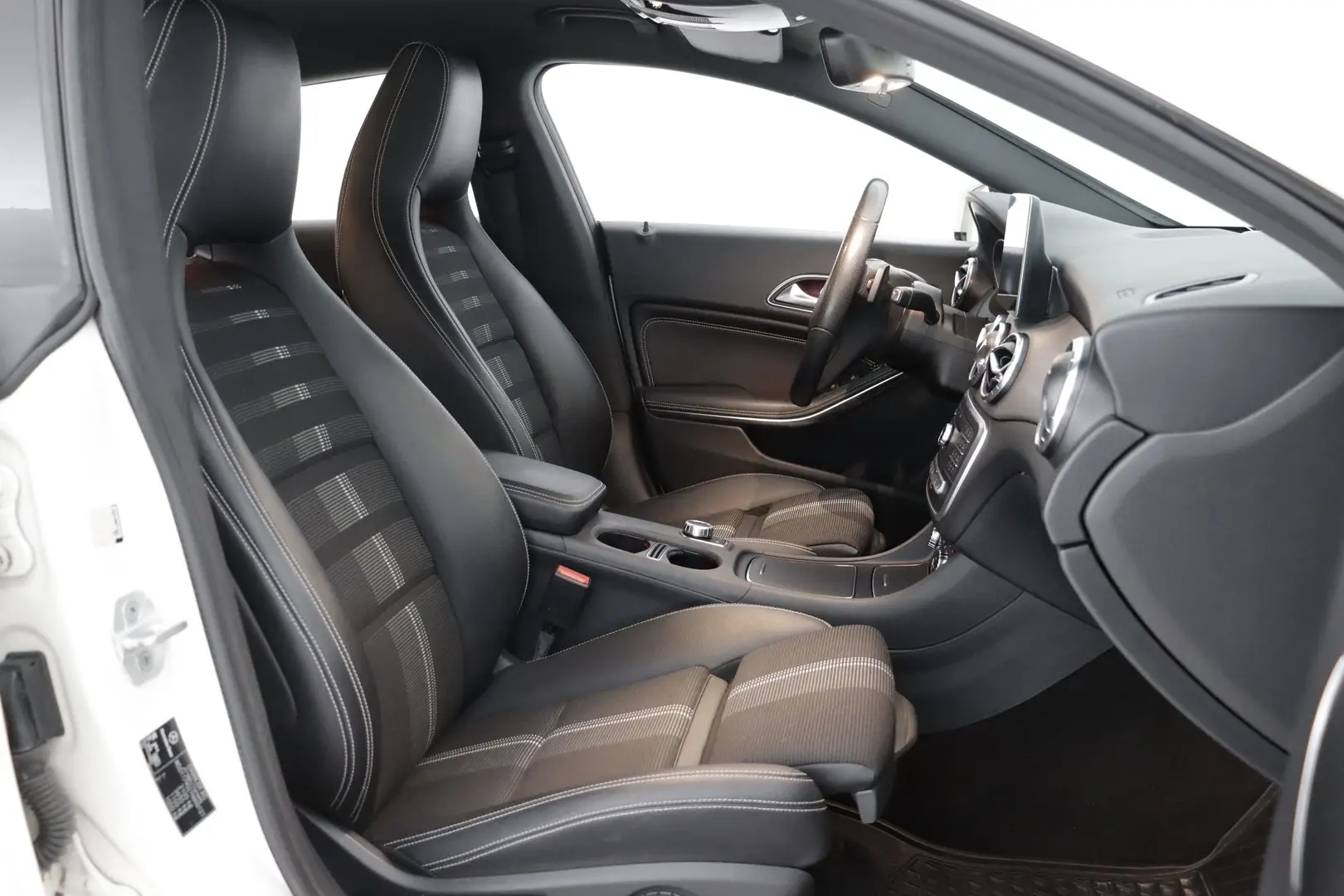 Car Image - 28N3zLliOwgYP3pCC6ozAP