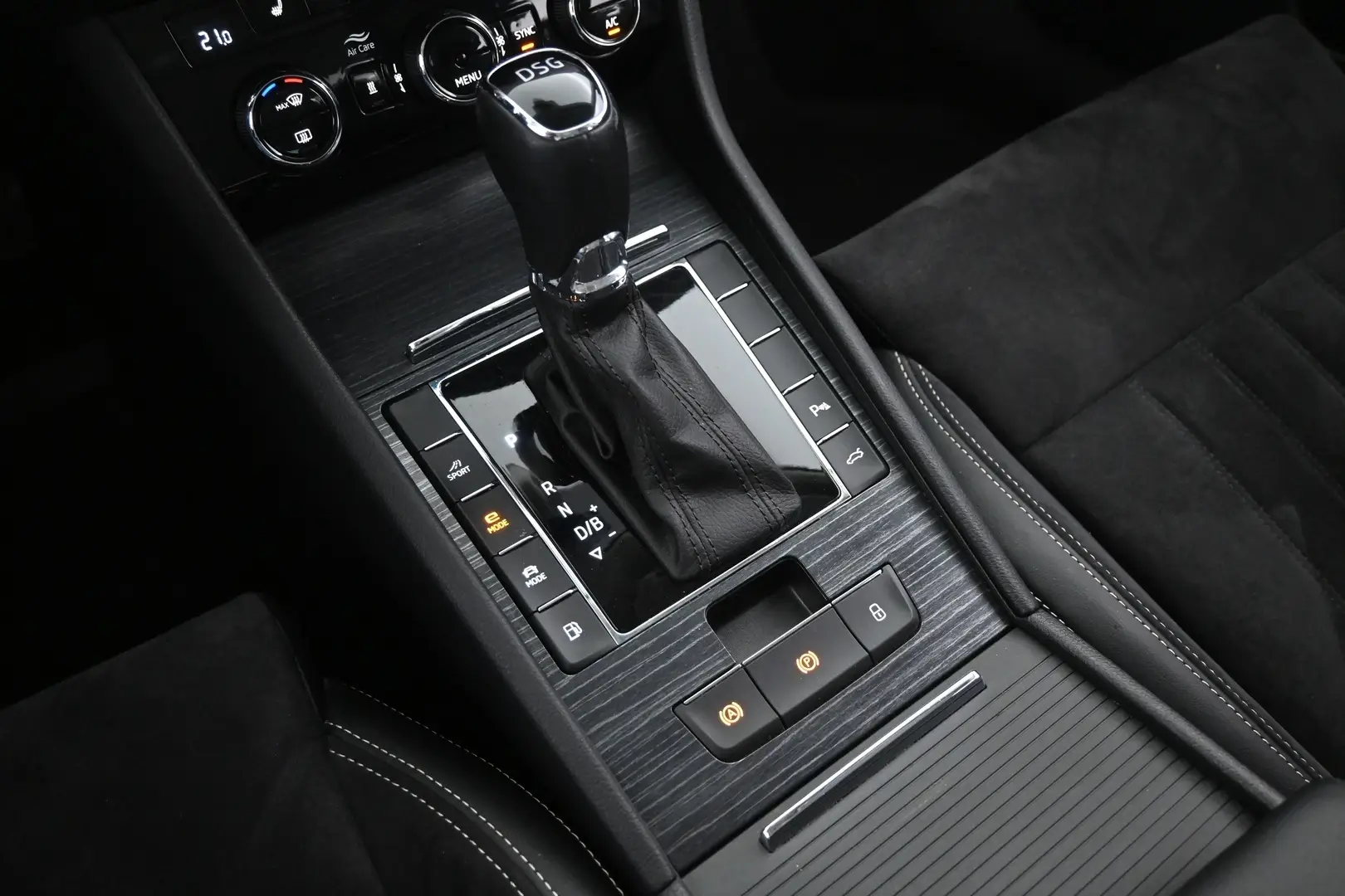 Car Image - zUvqFzreCXsyLiNV7CtkP
