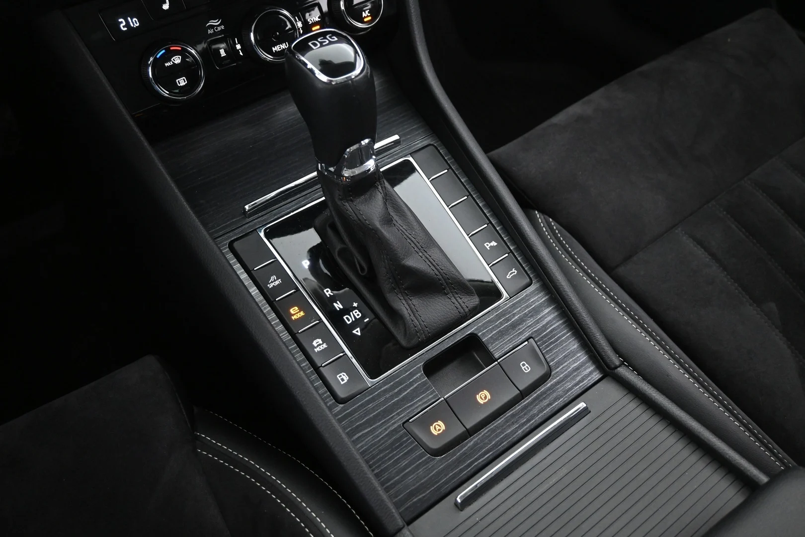 Car Image - zUvqFzreCXsyLiNV7CtkP