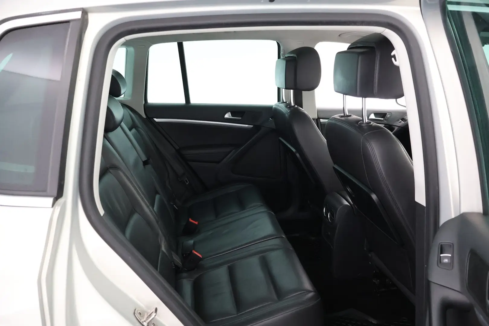 Car Image - 309mnchTk2vuSPaSA9E93