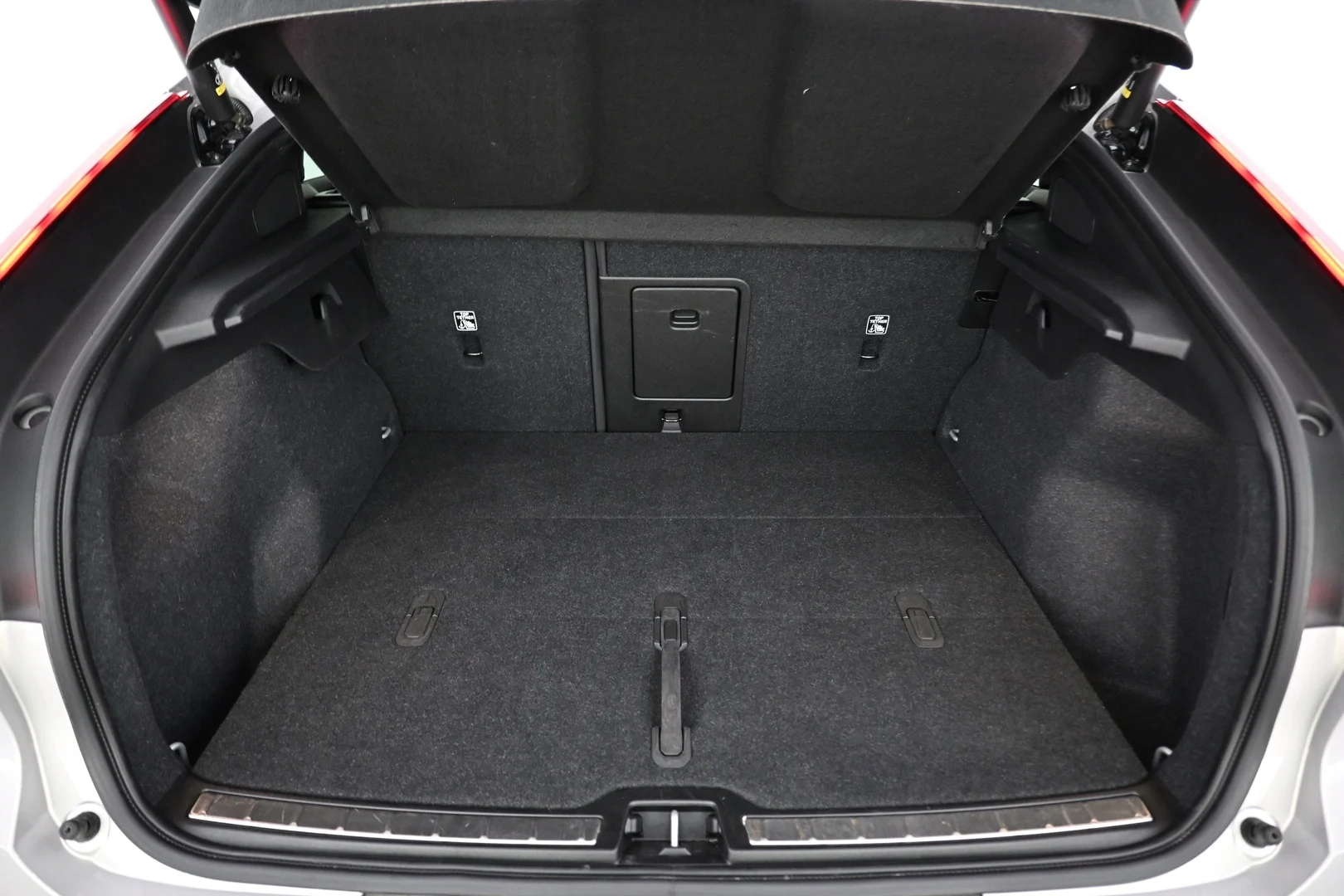 Car Image - 6ospM4WO3LpY4pcBmE1UG0