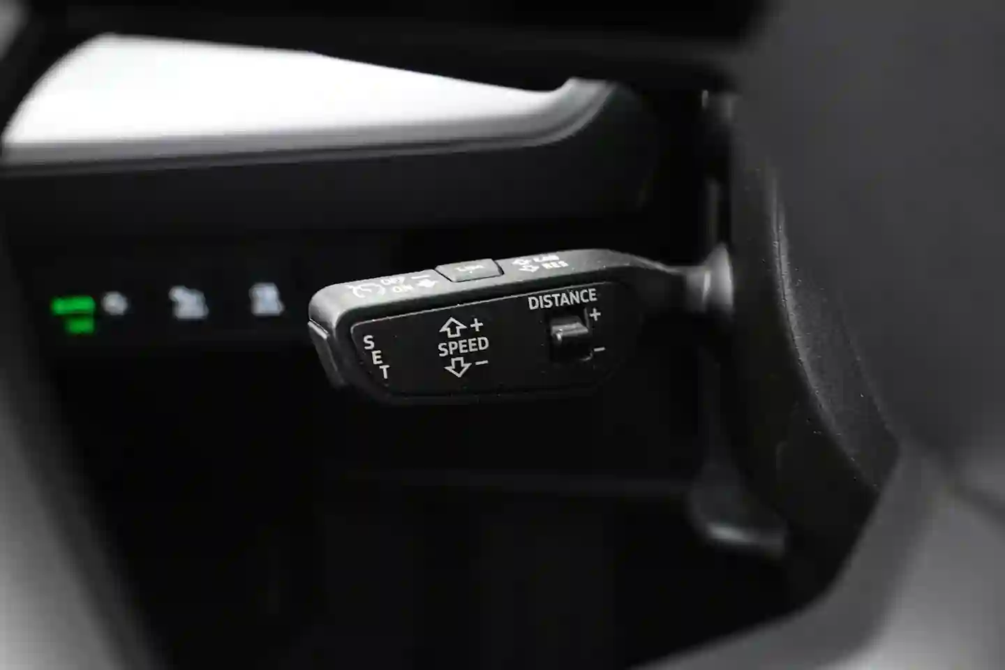 Car Image - PSUqrtPOkip80hH2xefmo
