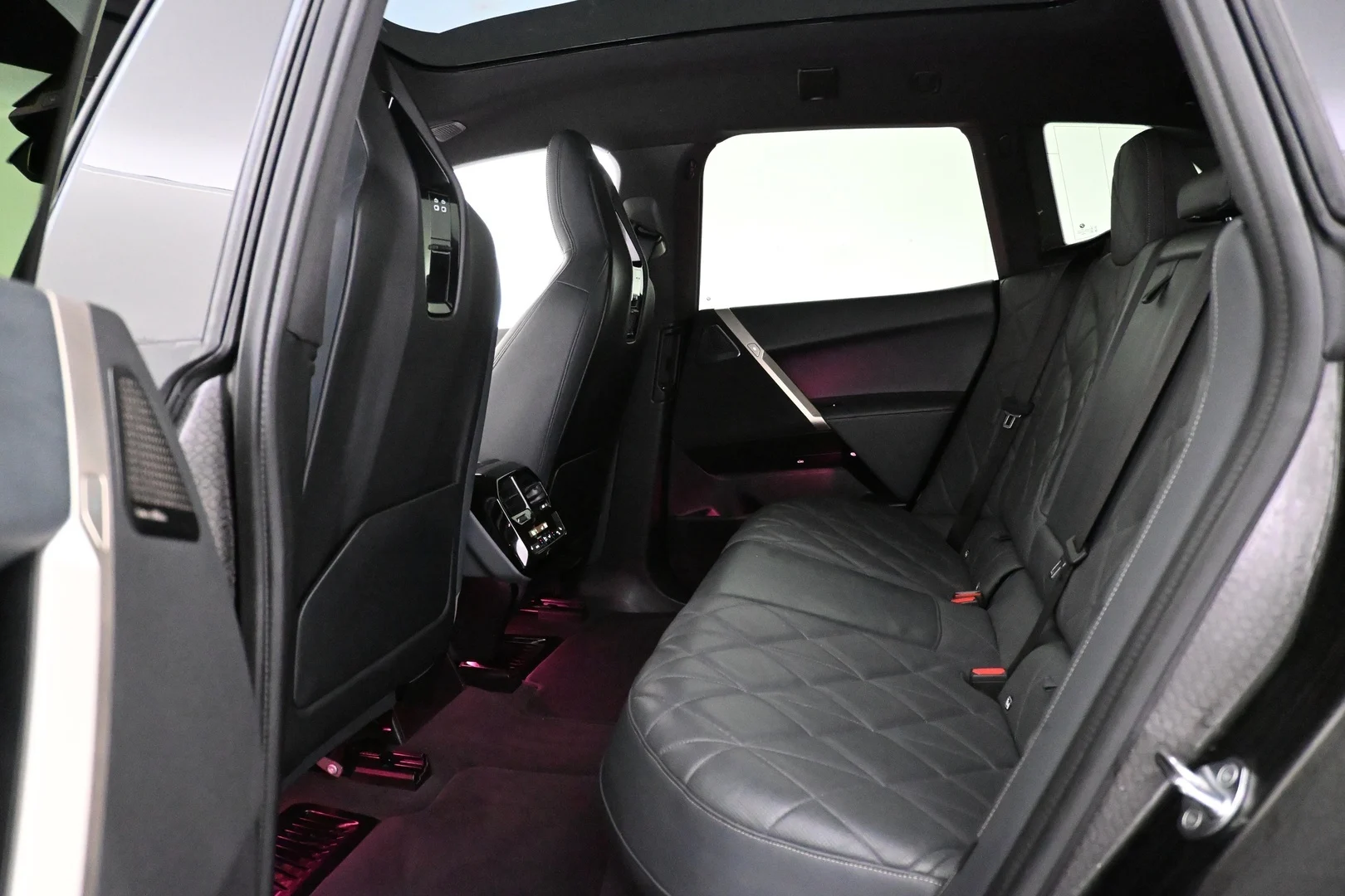 Car Image - 3ddSLBt6JJ3PCX1g9paF2h