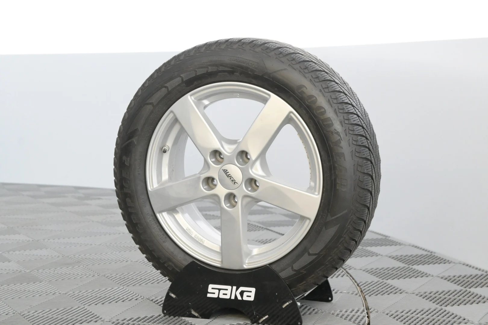 Car Image - 5b9oX0ORRZJziqx1yZTtcB