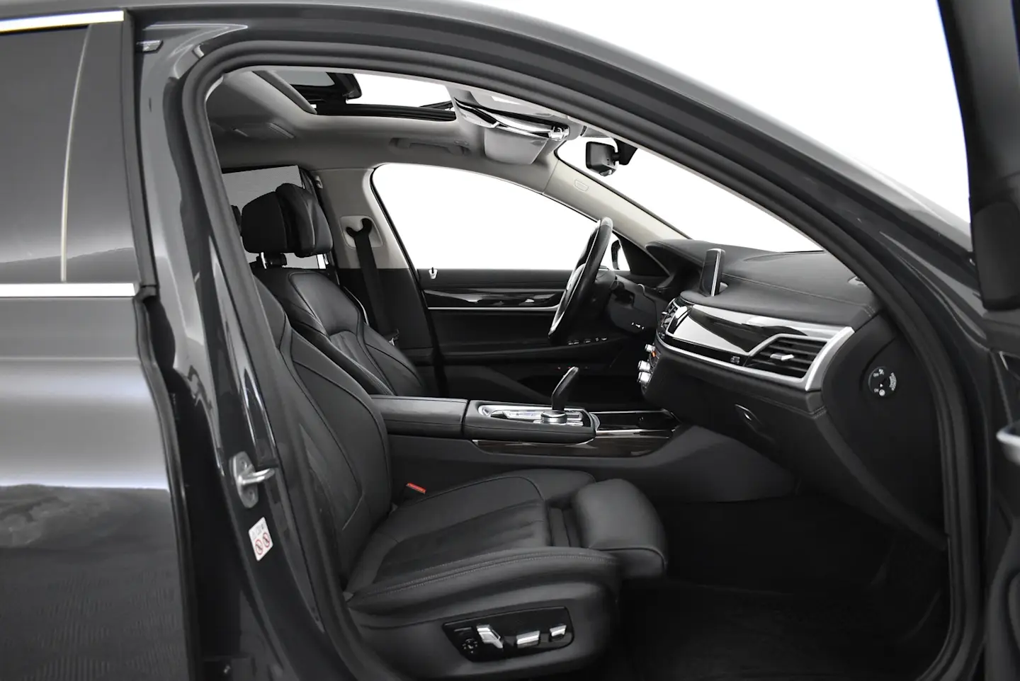 Car Image - 285O0COuXGPKRl0BpYxDOH