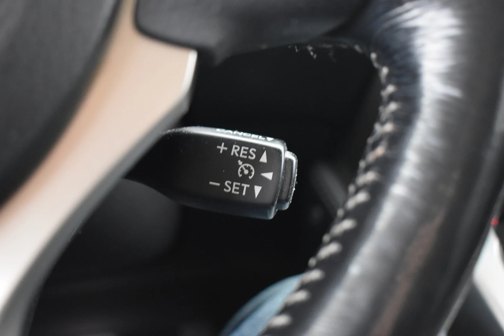 Car Image - 5LDkW0HM9KqIzTEA0MJ4PZ