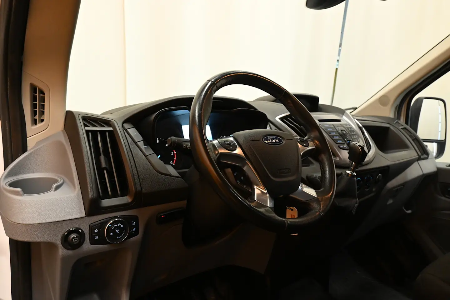 Car Image - 75iWdXy6iGctApQmotxu58