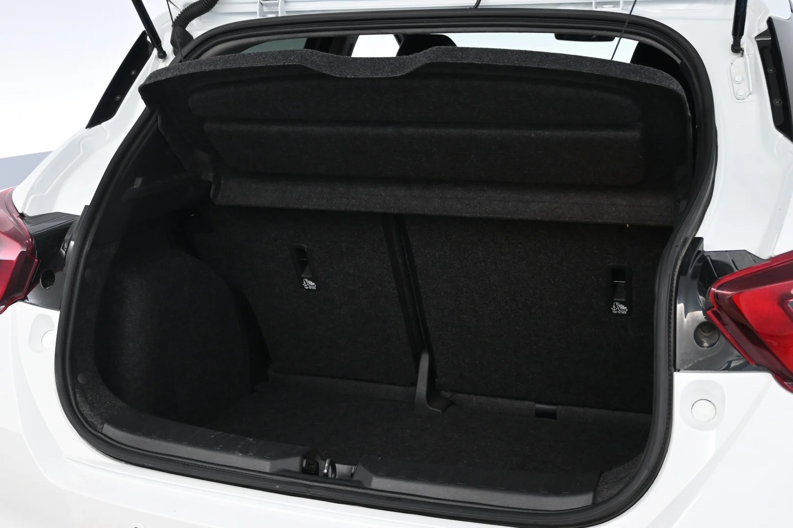 Car Image - 7z3uVVXJHhWO2Jc8QPwScZ