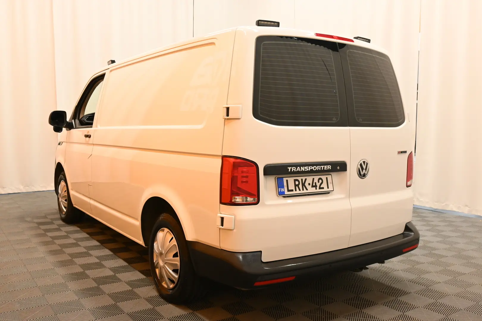 Car Image - 3K0aMaEHwAy1EC8JguP5FR
