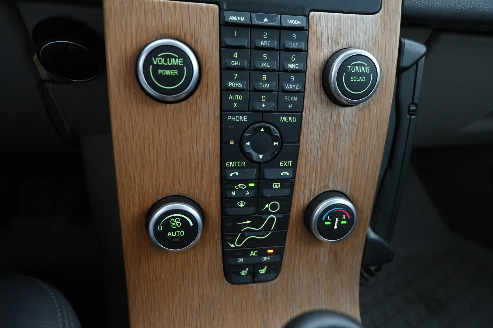 Car Image - UijPY7h6xr7E59Tb2Cs9N