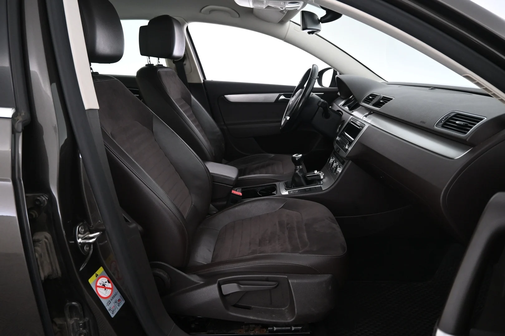 Car Image - 2JeVvryHOLRqGMZWzh7QqA