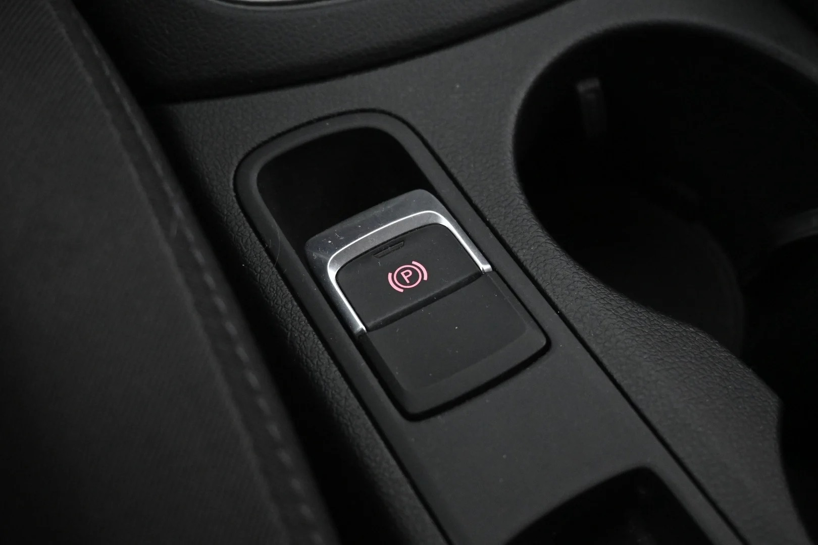 Car Image - 4j3ytmA3wLXlPuF8IjLi1T
