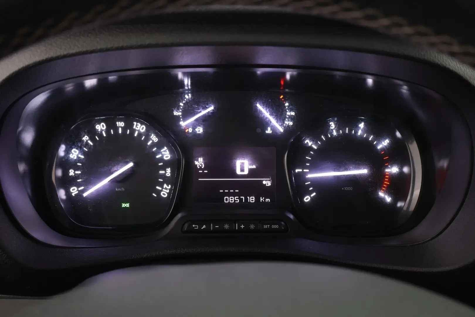 Car Image - 1tCIpYaVWo5Ym4ULbFIOYf