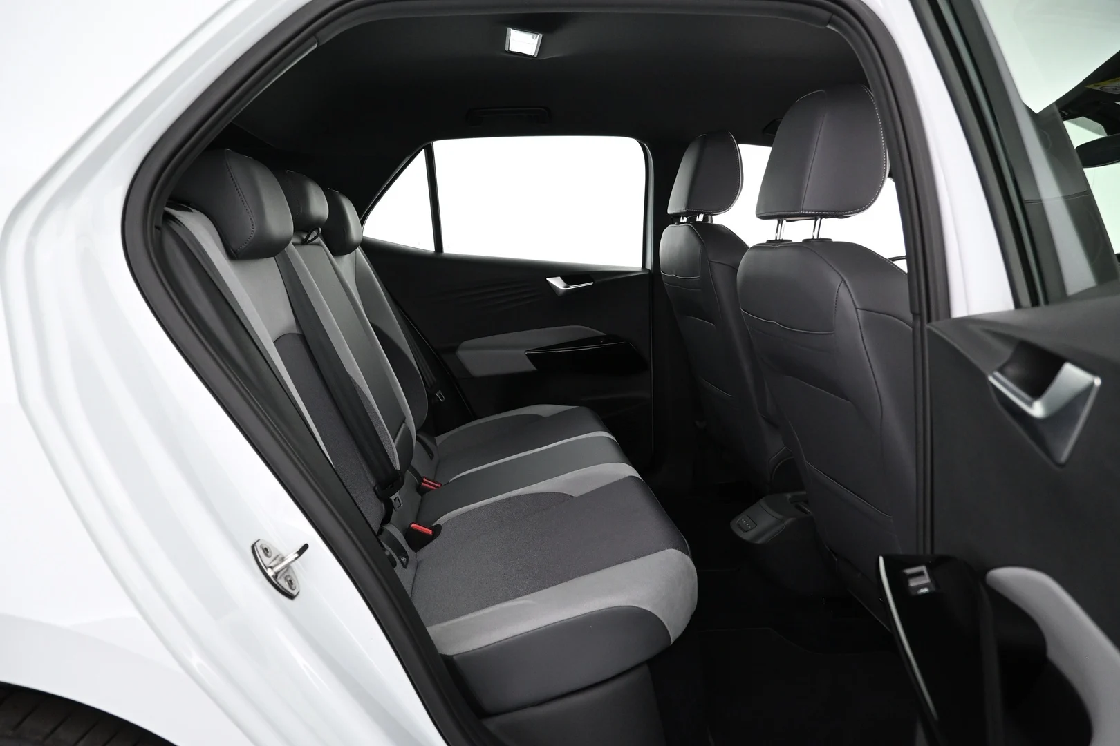Car Image - W7DVrLAslKIgjQhrAYmEP