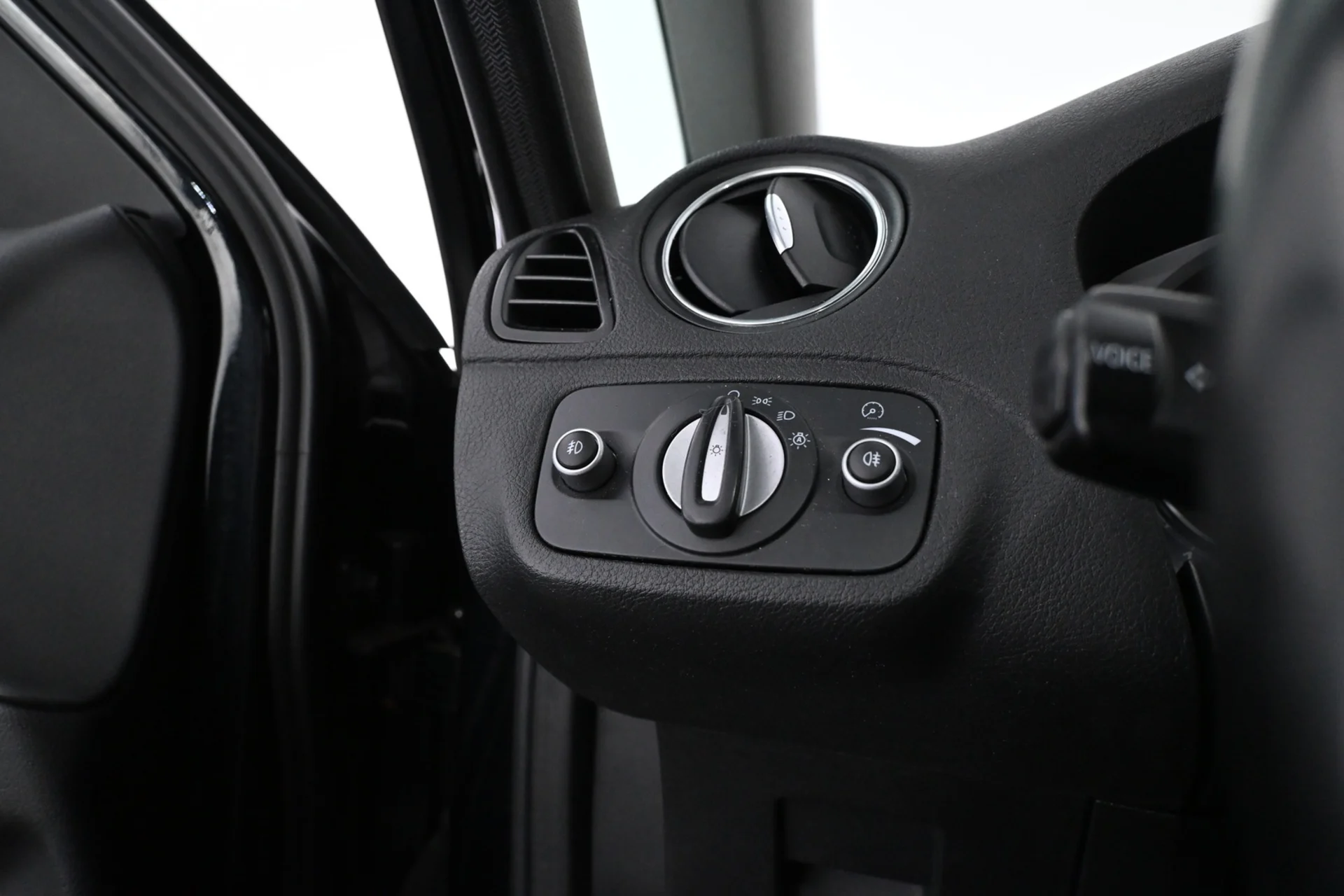 Car Image - 0j47KMCUyEObXx3jVf4Tu