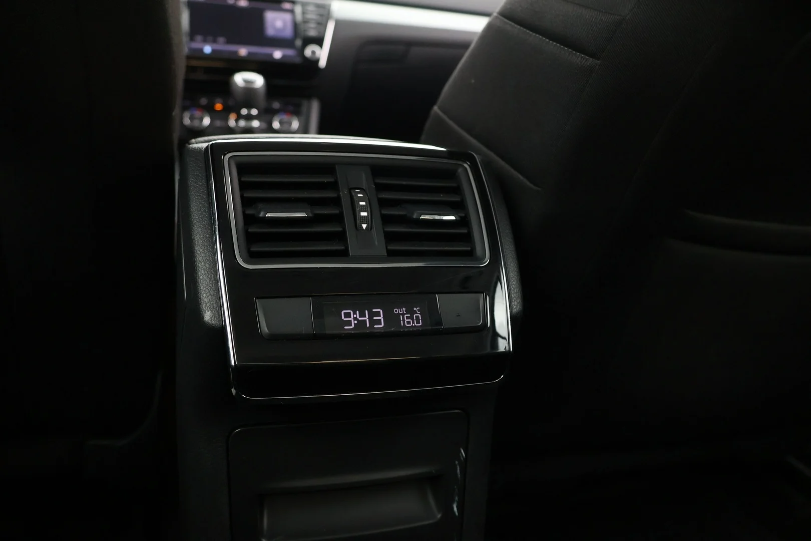 Car Image - 1wYzyh2oM6oE0YbfUatUSy