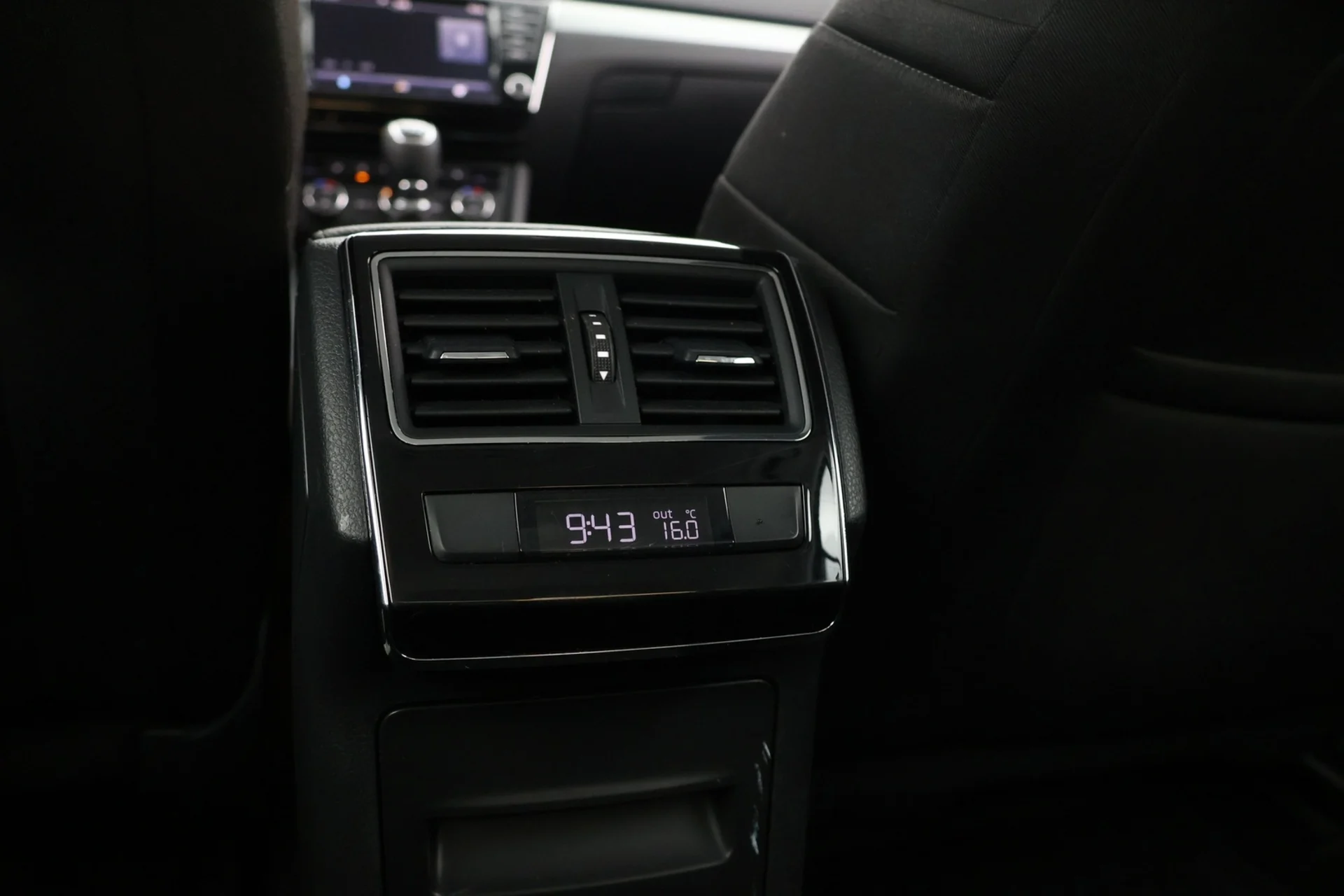 Car Image - 1wYzyh2oM6oE0YbfUatUSy