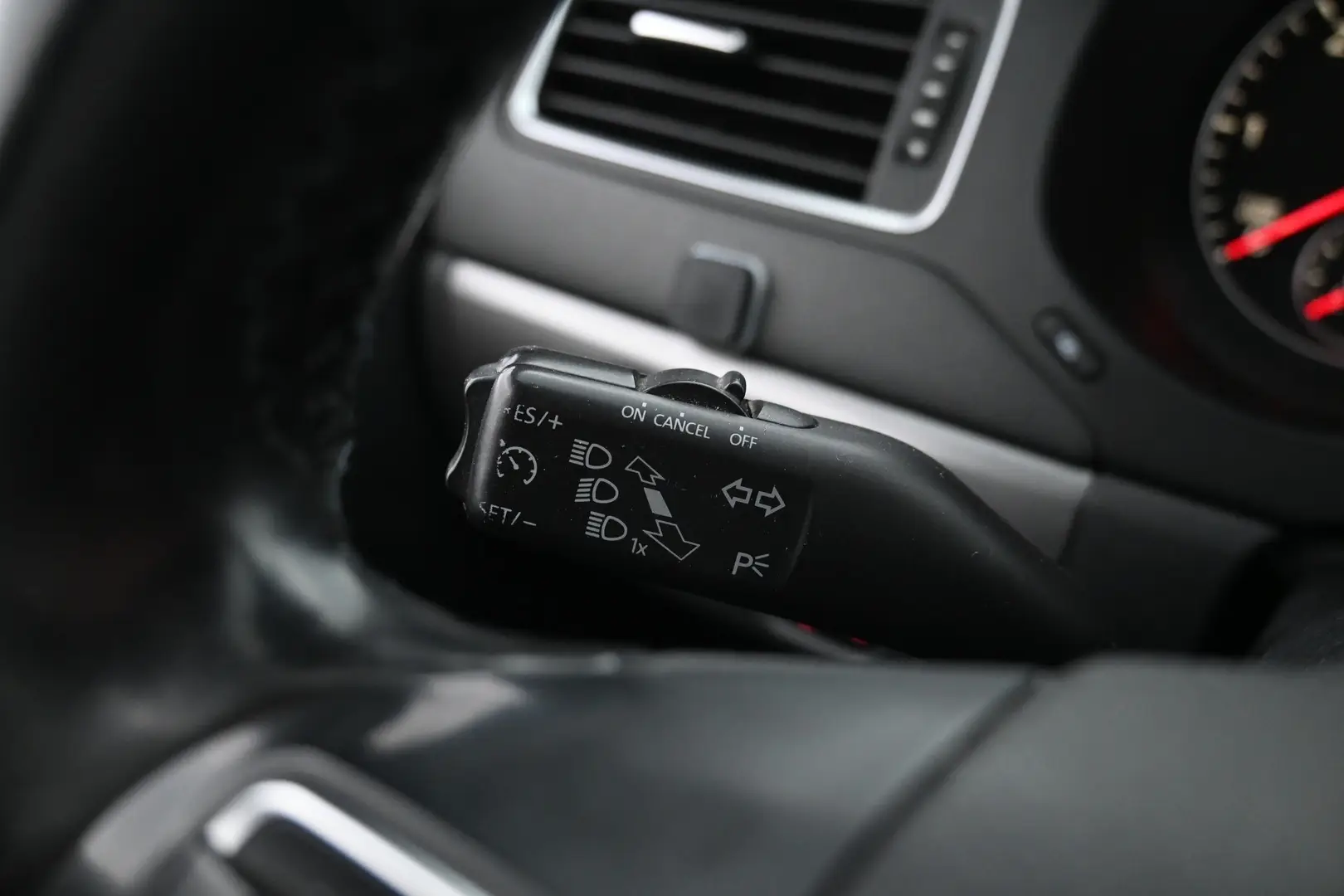Car Image - 2Y8UQVmTqpf4xjzWVcuko1