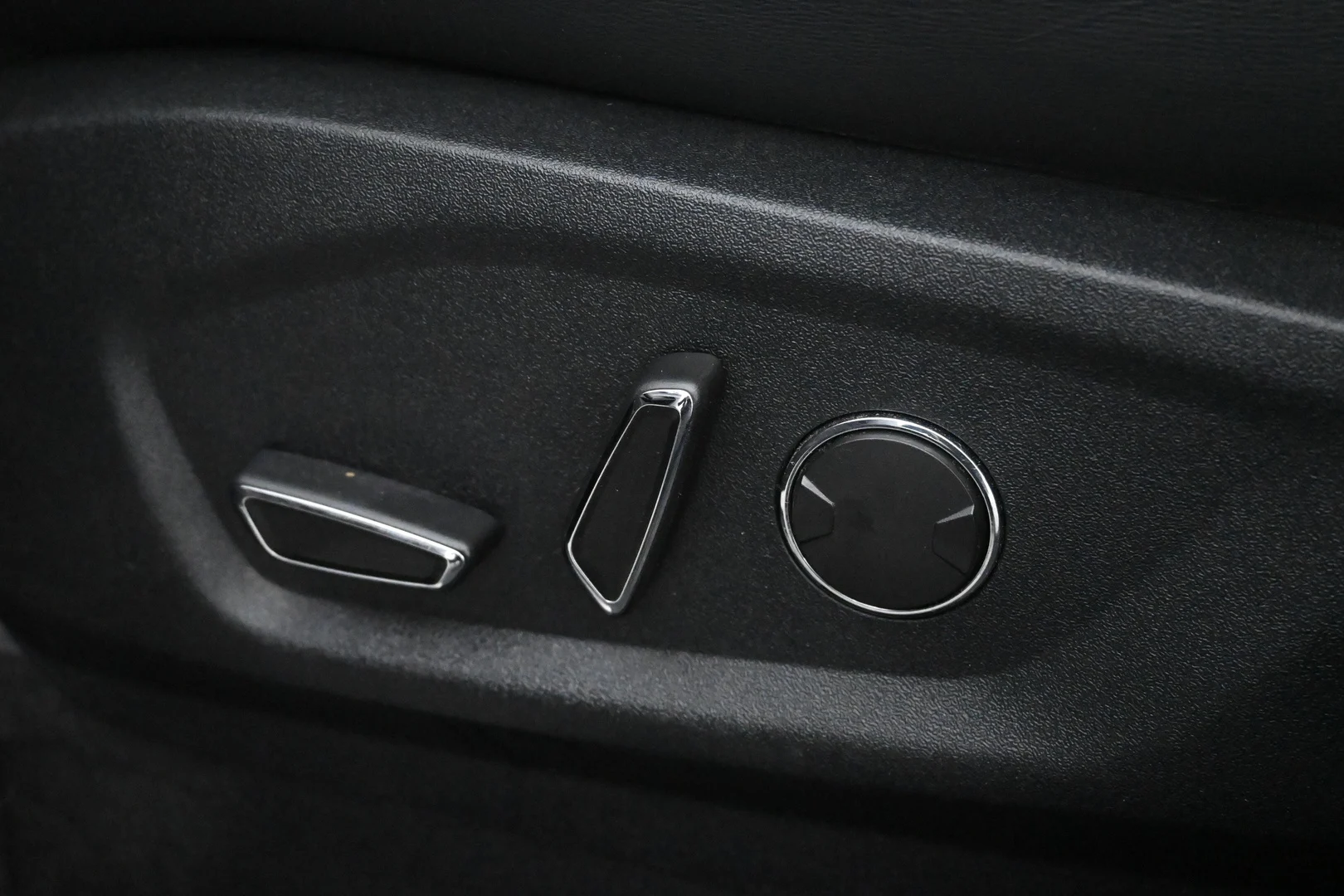 Car Image - 5TtqaYKCW9FIxecVaWRxpe