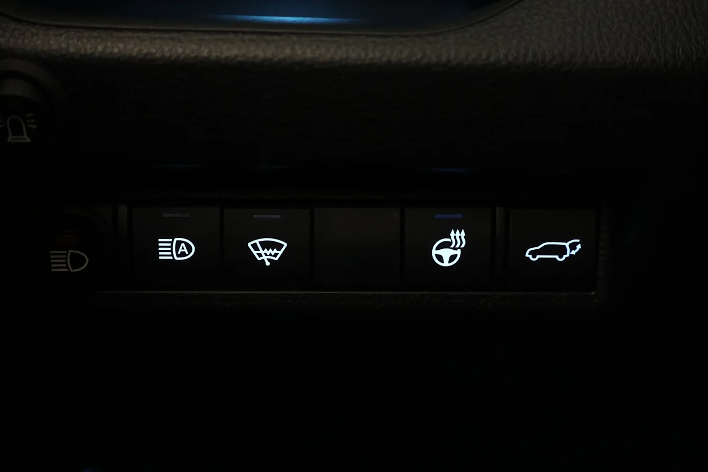 Car Image - 54lEwDgPemgLFdNwVlgiHg