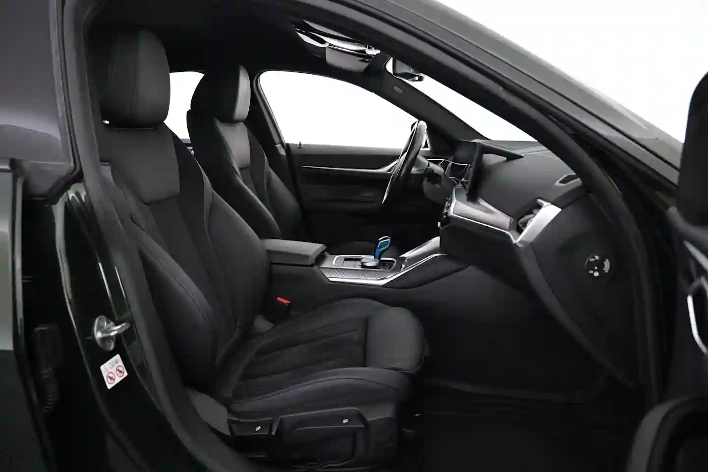 Car Image - EtpRJMCW7riWQUi1K8dD0