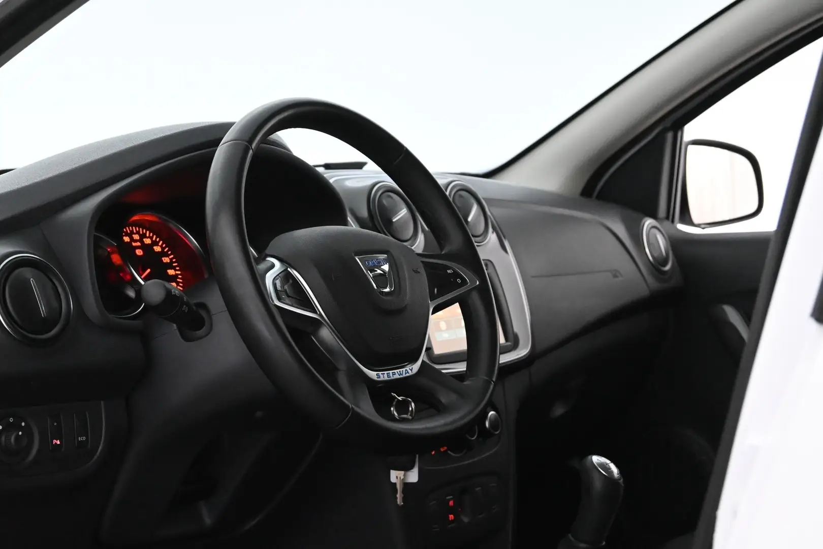 Car Image - 726ecYVQSsBqvZOjv7vS2J