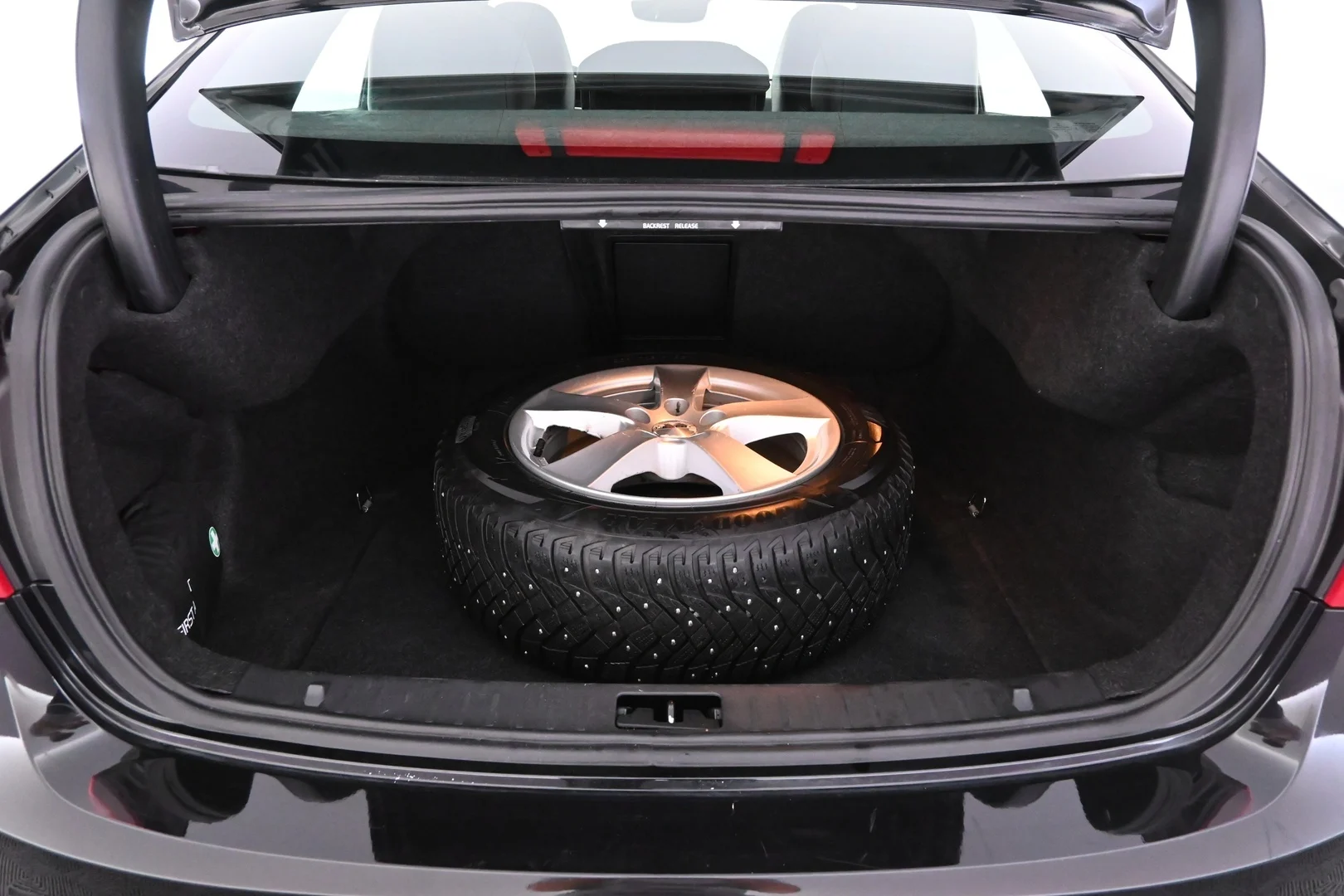 Car Image - jAqRoljUbXXecqh49DDPe
