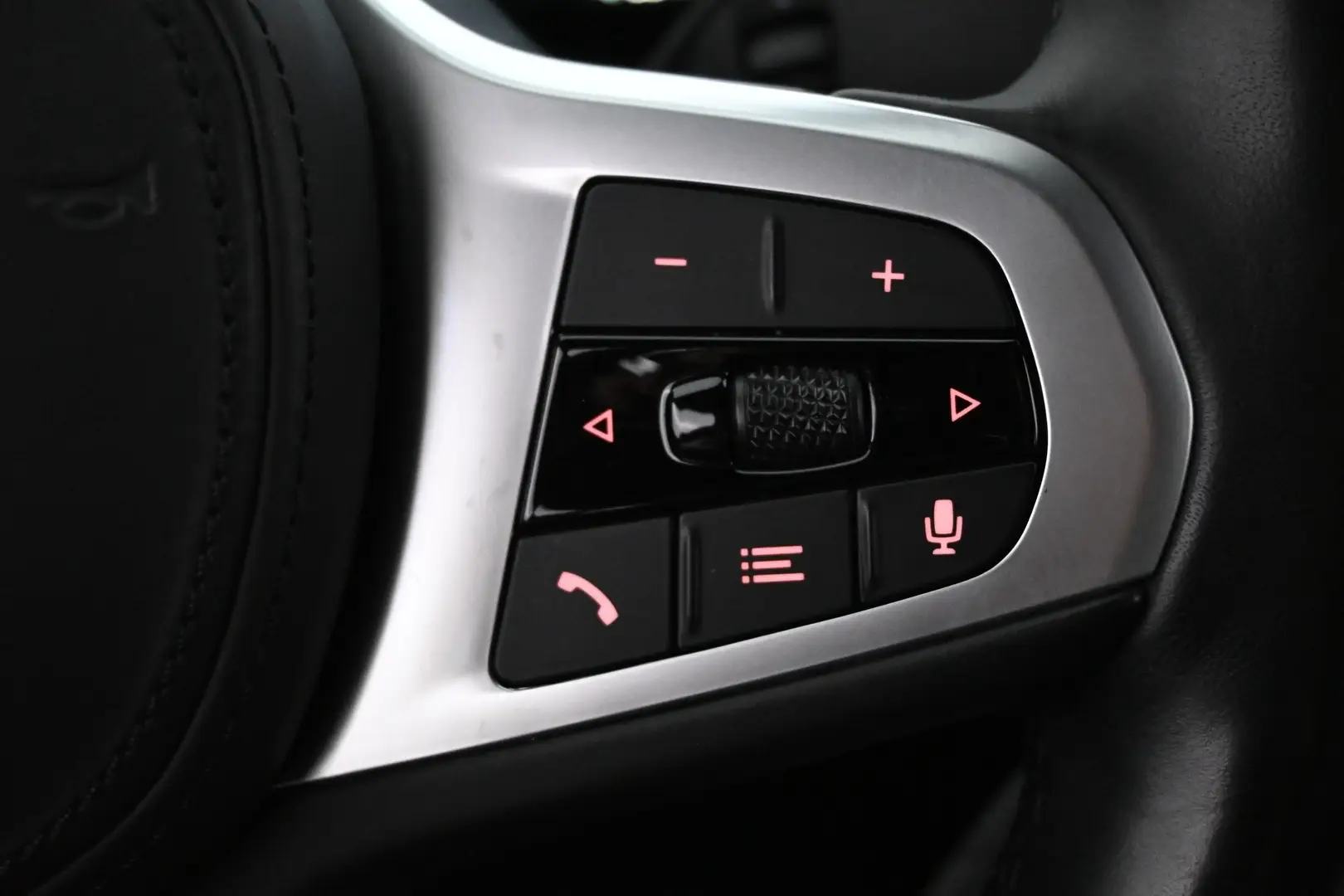 Car Image - 7bpFVQ8sfk1dz4yWdVGivV
