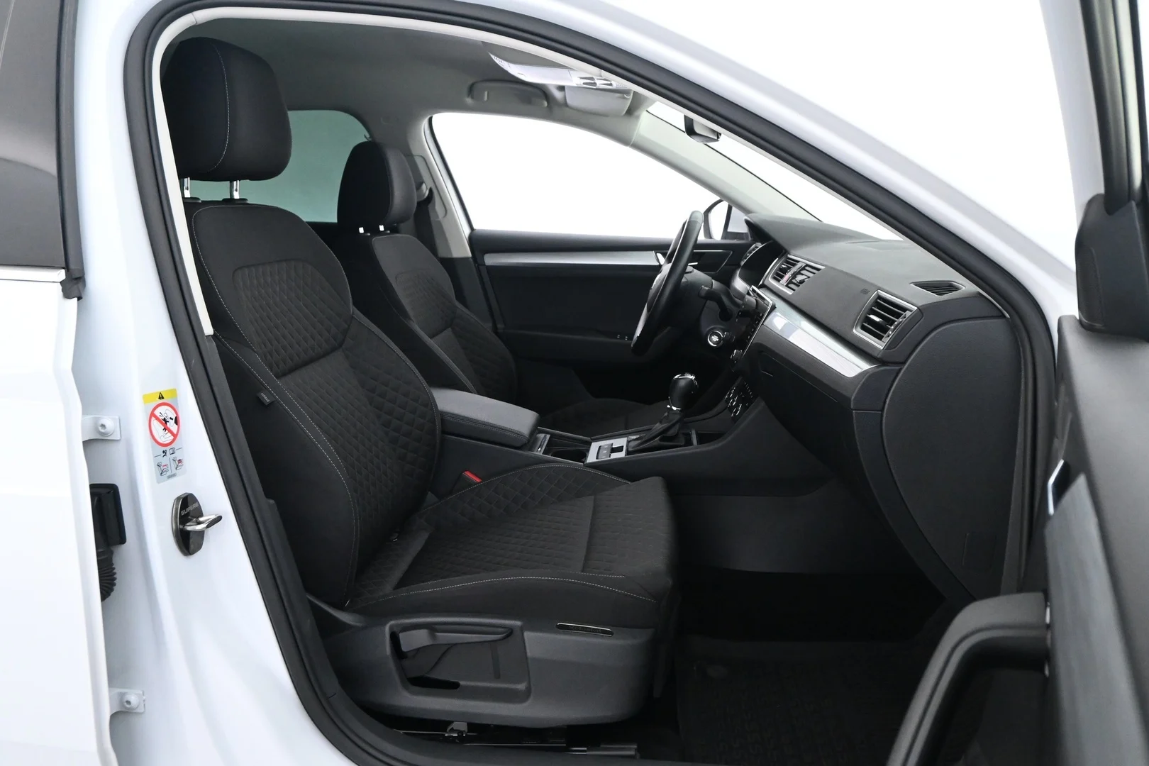 Car Image - 37uLGZlfg4mDXVQZo50t25