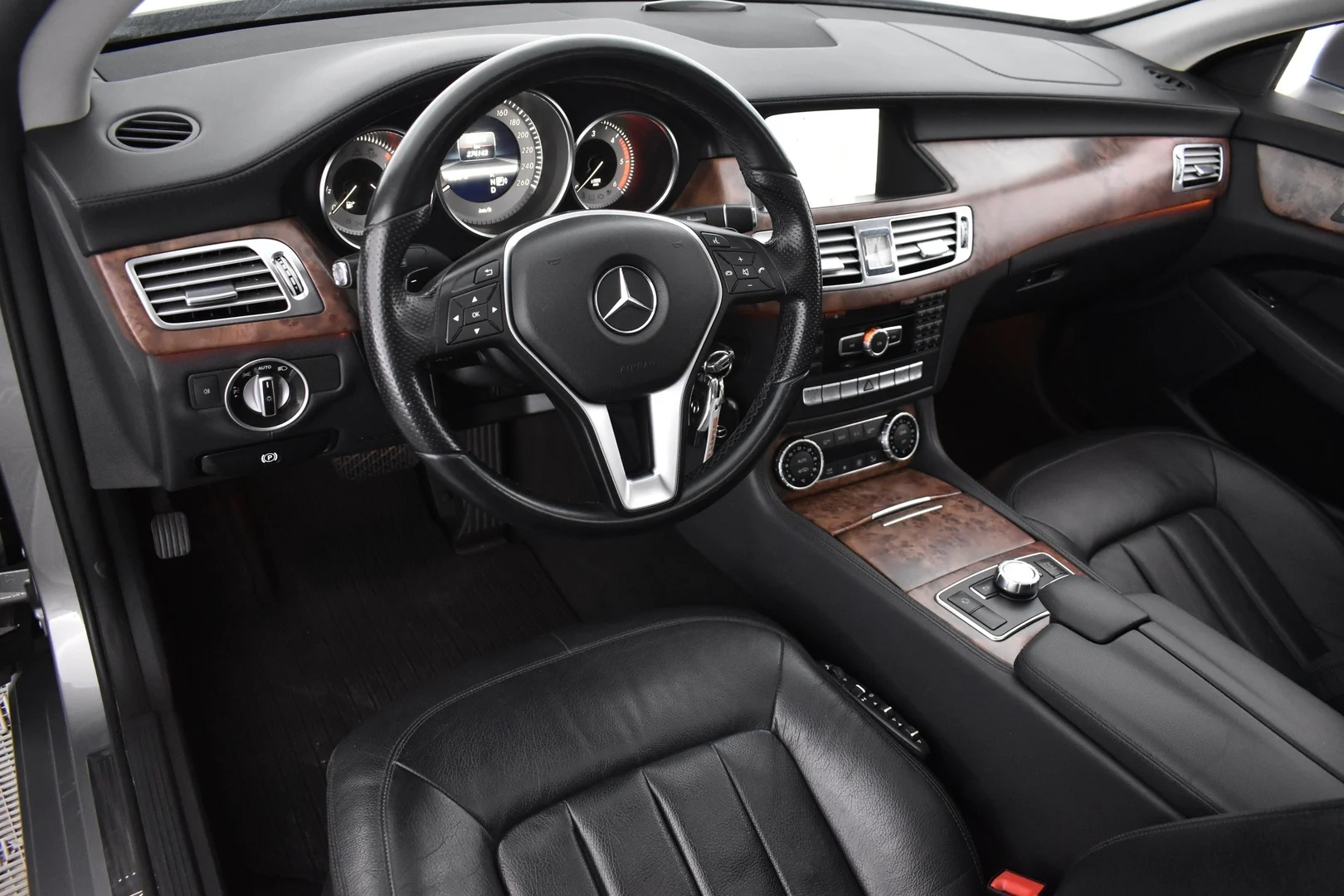 Car Image - 39i8bmfpGG72rltwjyVeV7