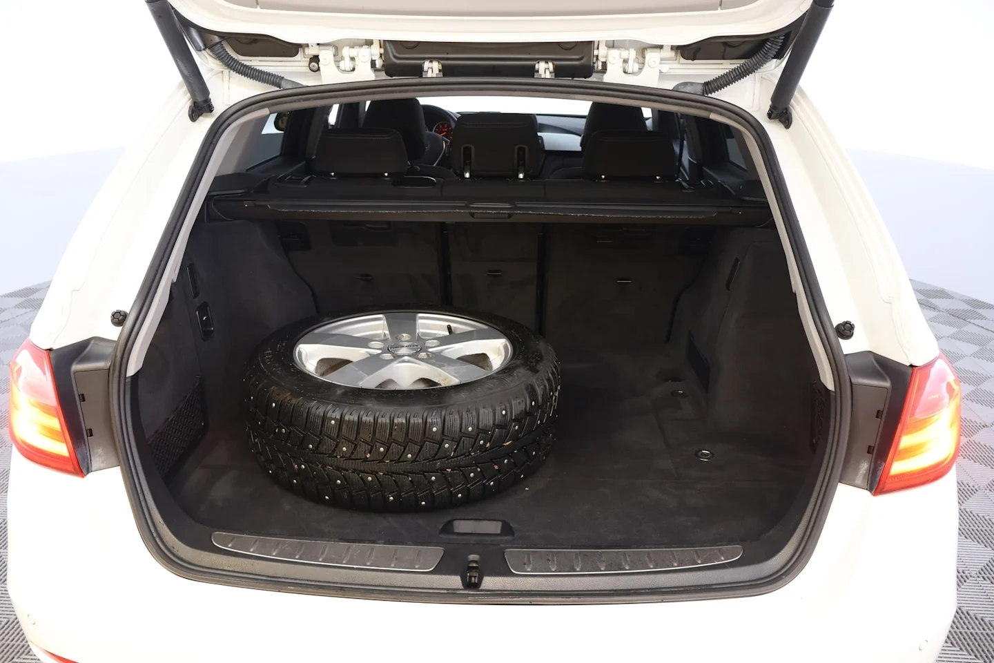 Car Image - 5GoGGab7WRSVIURV7QfaeB