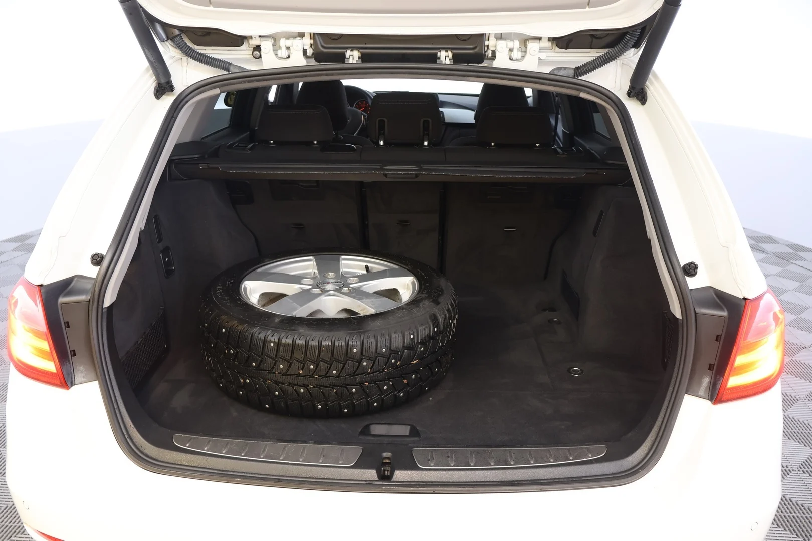 Car Image - 5GoGGab7WRSVIURV7QfaeB