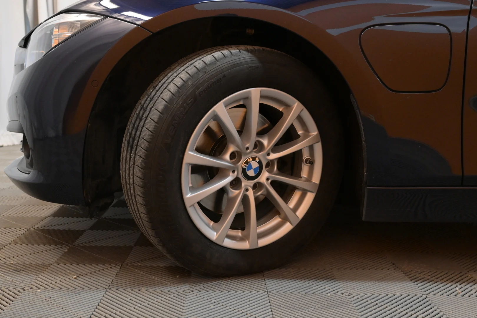Car Image - kDEnVpyw4hkcPtCGKSsIn