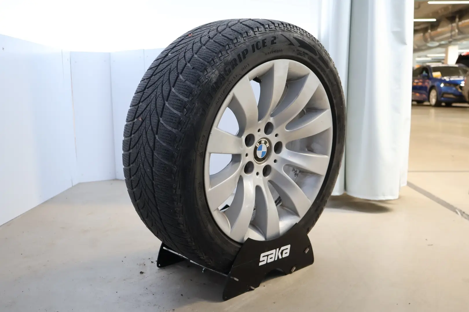 Car Image - 8kTN42r3JTpYHMjQ8x1bT