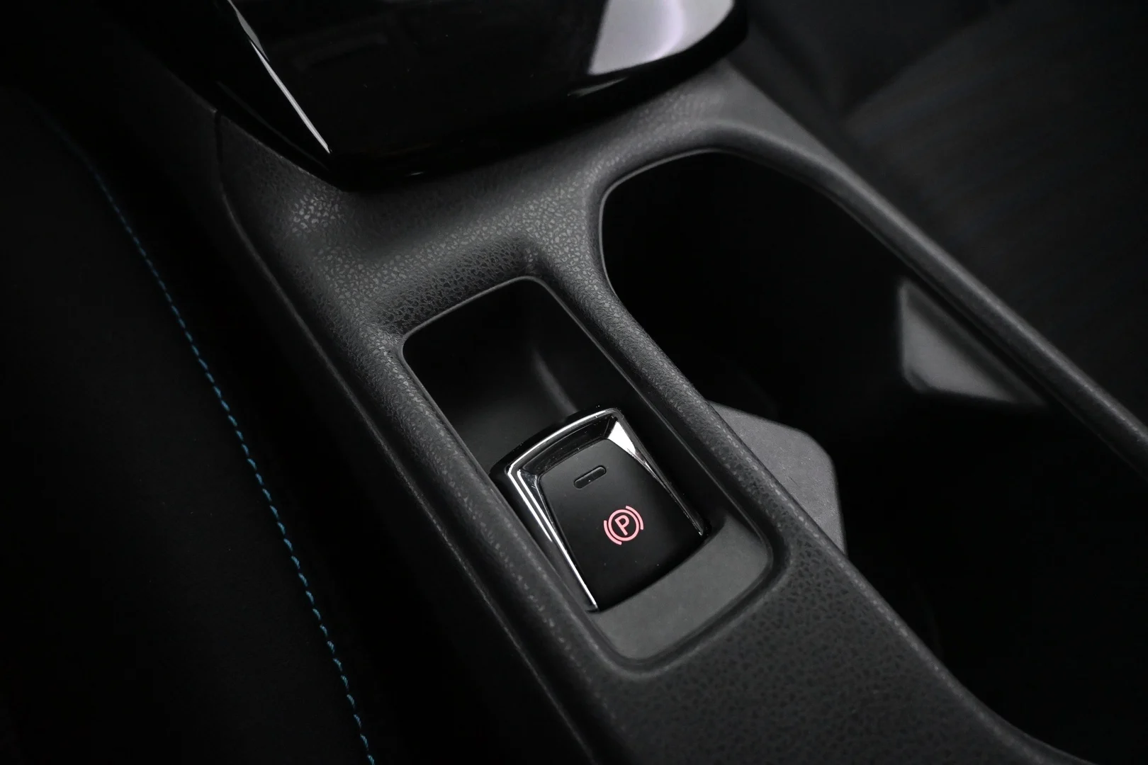 Car Image - 7YCE4guQ1dPQMTclvudak